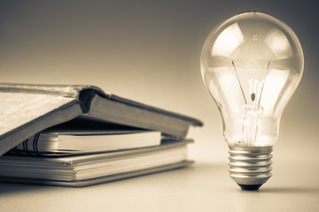 谁能帮我找到关于四年级下简便运算的300道题